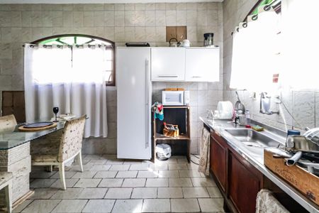 Casa à venda com 300m², 6 quartos e 8 vagasCozinha