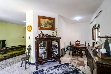 Casa à venda com 300m², 6 quartos e 8 vagasSala