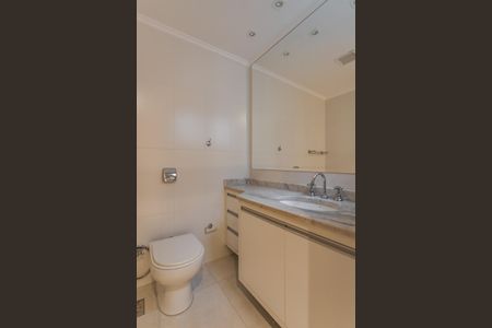 Apartamento para alugar com 227m², 3 quartos e 3 vagasBanheiro Social