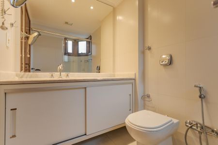 Apartamento para alugar com 227m², 3 quartos e 3 vagasBanheiro da Suíte