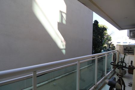 Apartamento para alugar com 70m², 2 quartos e 1 vagaSuíte - Varanda