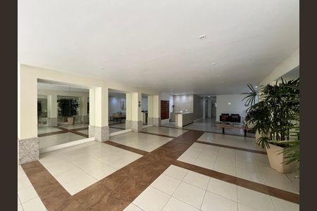 Apartamento para alugar com 70m², 2 quartos e 1 vaga Apartamento para alugar com 70m², 2 quartos e 1 vagaHall