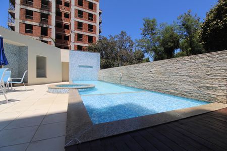Apartamento para alugar com 70m², 2 quartos e 1 vagaÁrea comum - Piscina