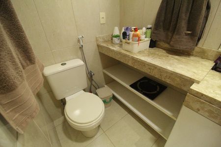 Apartamento para alugar com 70m², 2 quartos e 1 vagaBanheiro da suíte