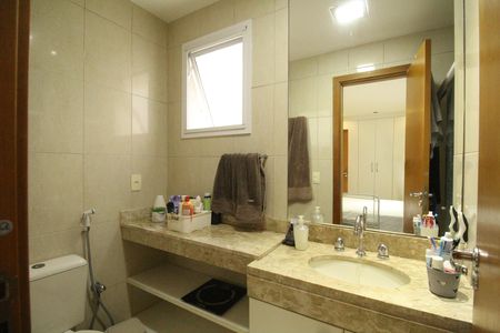 Apartamento para alugar com 70m², 2 quartos e 1 vagaBanheiro da suíte