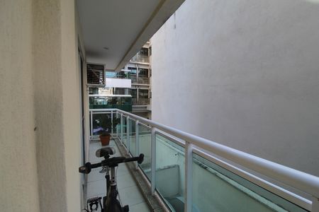 Apartamento para alugar com 70m², 2 quartos e 1 vagaVaranda