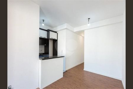 Apartamento à venda com 67m², 2 quartos e 1 vaga