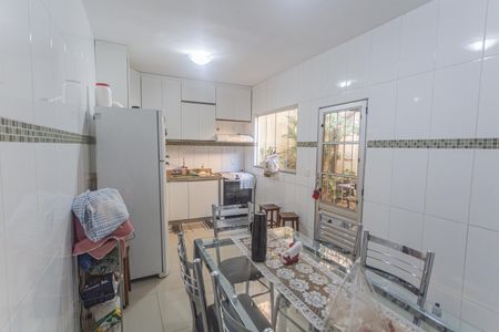 Casa à venda com 396m², 6 quartos e 2 vagas Casa à venda com 396m², 6 quartos e 2 vagasCopa/Cozinha