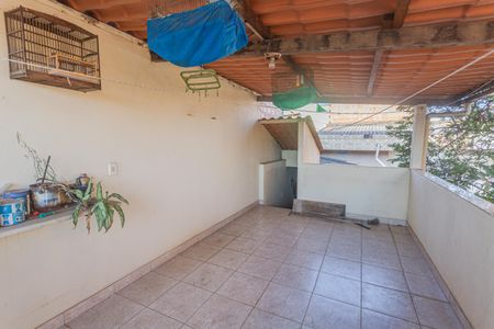 Casa à venda com 396m², 6 quartos e 2 vagas Casa à venda com 396m², 6 quartos e 2 vagasTerraço/Área de Serviço 2