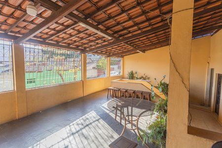 Casa à venda com 396m², 6 quartos e 2 vagas Casa à venda com 396m², 6 quartos e 2 vagasÁrea Externa