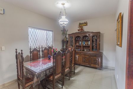 Casa à venda com 396m², 6 quartos e 2 vagas Casa à venda com 396m², 6 quartos e 2 vagasSala 2