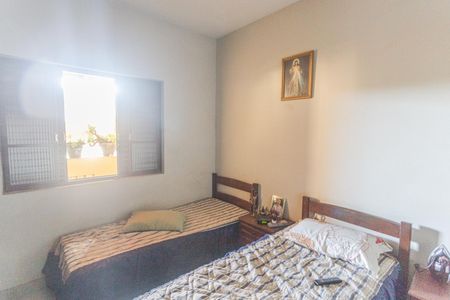 Casa à venda com 396m², 6 quartos e 2 vagas Casa à venda com 396m², 6 quartos e 2 vagasQuarto 2