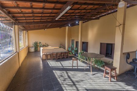 Casa à venda com 396m², 6 quartos e 2 vagas Casa à venda com 396m², 6 quartos e 2 vagasÁrea Externa