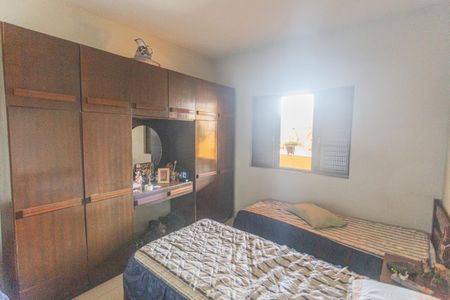 Casa à venda com 396m², 6 quartos e 2 vagas Casa à venda com 396m², 6 quartos e 2 vagasQuarto 2