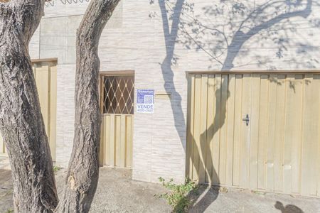 Casa à venda com 396m², 6 quartos e 2 vagas Casa à venda com 396m², 6 quartos e 2 vagasPlaquinha Instalada