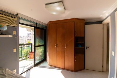 Apartamento à venda com 400m², 4 quartos e 2 vagasSuíte 1