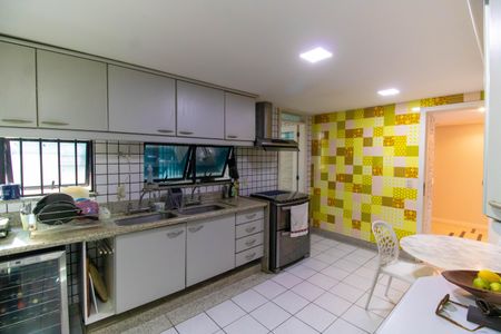 Apartamento à venda com 400m², 4 quartos e 2 vagasCozinha