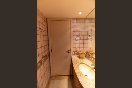 Apartamento à venda com 400m², 4 quartos e 2 vagasBanheiro Social