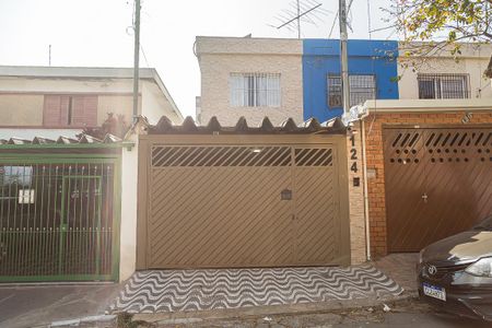 Casa à venda com 150m², 3 quartos e 2 vagas Casa à venda com 150m², 3 quartos e 2 vagasFachada