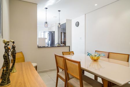 Casa à venda com 150m², 3 quartos e 2 vagas Casa à venda com 150m², 3 quartos e 2 vagasSala de Jantar