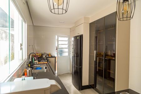 Casa à venda com 150m², 3 quartos e 2 vagas Casa à venda com 150m², 3 quartos e 2 vagasCozinha