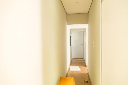 Casa à venda com 150m², 3 quartos e 2 vagas Casa à venda com 150m², 3 quartos e 2 vagasCorredor