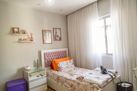 Casa à venda com 150m², 3 quartos e 2 vagas Casa à venda com 150m², 3 quartos e 2 vagasQuarto 2