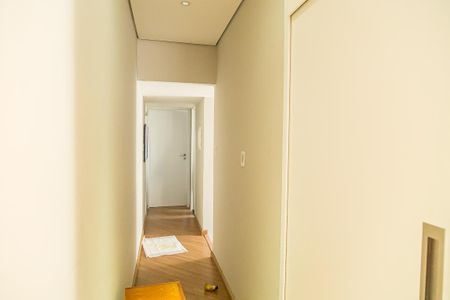 Casa à venda com 150m², 3 quartos e 2 vagas Casa à venda com 150m², 3 quartos e 2 vagasCorredor