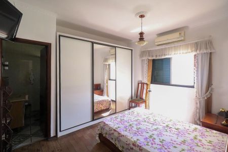 Casa à venda com 164m², 2 quartos e 5 vagasSuíte 2