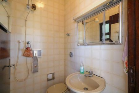 Casa à venda com 164m², 2 quartos e 5 vagasBanheiro de Serviço