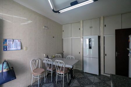 Casa à venda com 164m², 2 quartos e 5 vagasCozinha