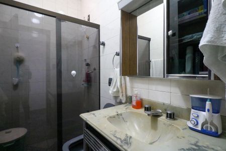 Casa à venda com 164m², 2 quartos e 5 vagasBanheiro Social