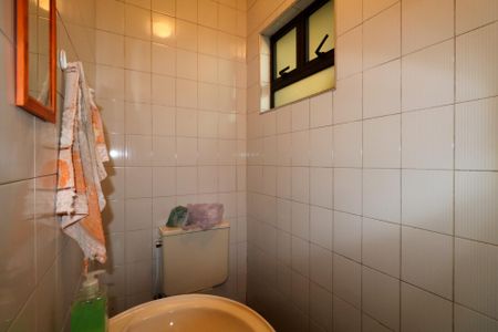 Casa à venda com 164m², 2 quartos e 5 vagasBanheiro de Serviço 2