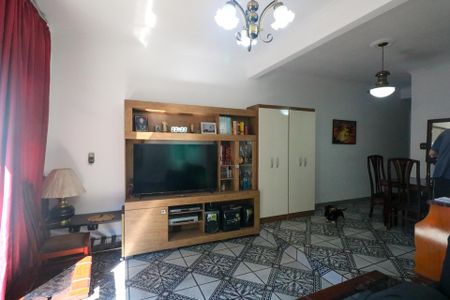 Casa à venda com 164m², 2 quartos e 5 vagasSala