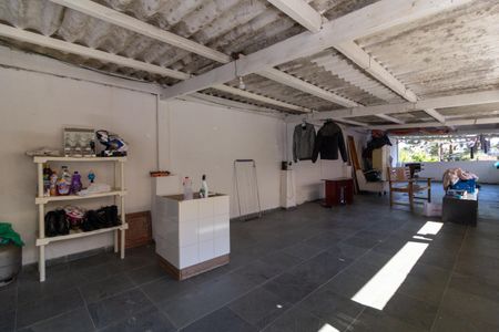 Casa à venda com 176m², 3 quartos e 2 vagas Casa à venda com 176m², 3 quartos e 2 vagasLaje