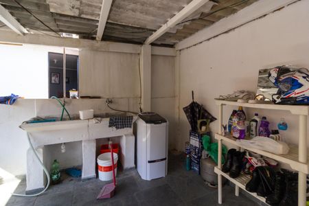 Casa à venda com 176m², 3 quartos e 2 vagas Casa à venda com 176m², 3 quartos e 2 vagasLaje