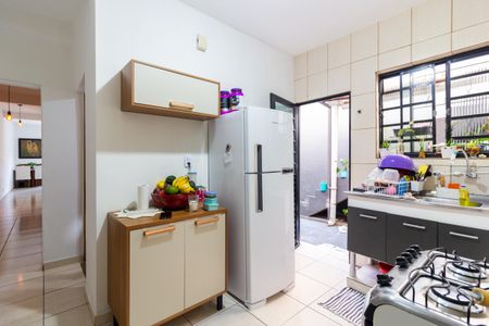 Casa à venda com 176m², 3 quartos e 2 vagas Casa à venda com 176m², 3 quartos e 2 vagasCozinha