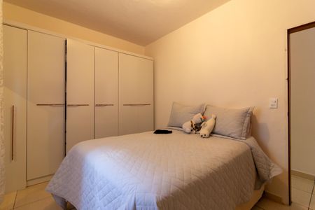 Casa à venda com 176m², 3 quartos e 2 vagas Casa à venda com 176m², 3 quartos e 2 vagasQuarto 2