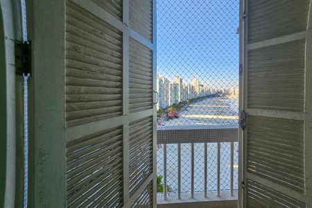 Apartamento para alugar com 144m², 3 quartos e 1 vaga Apartamento para alugar com 144m², 3 quartos e 1 vagaVaranda