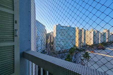 Apartamento para alugar com 144m², 3 quartos e 1 vaga Apartamento para alugar com 144m², 3 quartos e 1 vagaVaranda