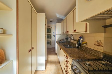 Apartamento para alugar com 144m², 3 quartos e 1 vaga Apartamento para alugar com 144m², 3 quartos e 1 vagaCozinha