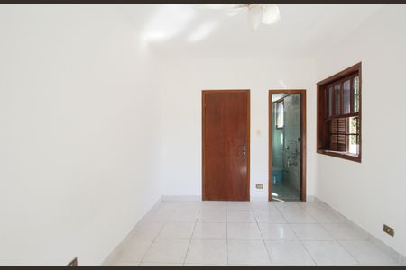 Casa à venda com 140m², 2 quartos e 2 vagas Casa à venda com 140m², 2 quartos e 2 vagasSuíte