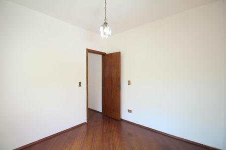 Casa à venda com 140m², 2 quartos e 2 vagas Casa à venda com 140m², 2 quartos e 2 vagasQuarto