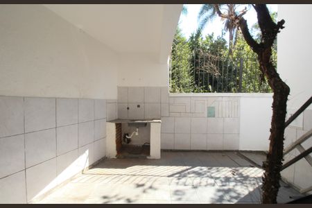 Casa à venda com 140m², 2 quartos e 2 vagas Casa à venda com 140m², 2 quartos e 2 vagasQuintal