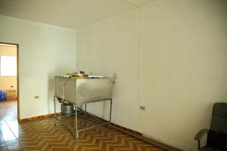 Casa à venda com 65m², 2 quartos e 2 vagasSala