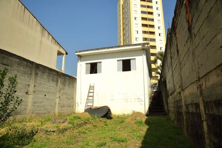 Casa à venda com 65m², 2 quartos e 2 vagasTerreno - Fundos