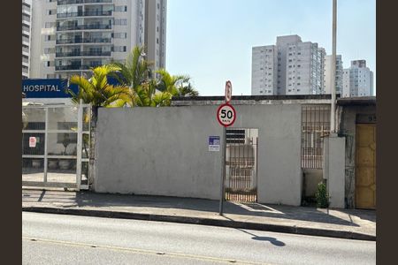 Casa à venda com 65m², 2 quartos e 2 vagasFachada