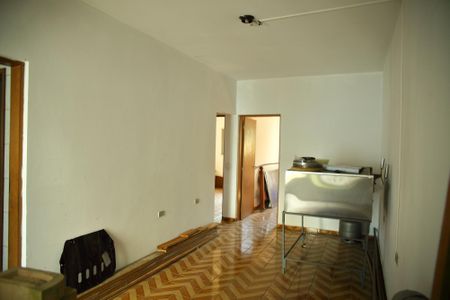 Casa à venda com 65m², 2 quartos e 2 vagasSala