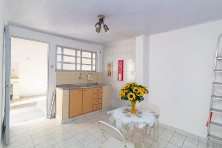 Casa à venda com 180m², 2 quartos e 1 vaga Casa à venda com 180m², 2 quartos e 1 vagaCozinha Casa 1
