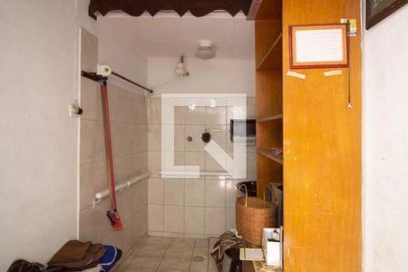 Casa à venda com 180m², 2 quartos e 1 vaga Casa à venda com 180m², 2 quartos e 1 vagaBanheiro 2 Casa 2